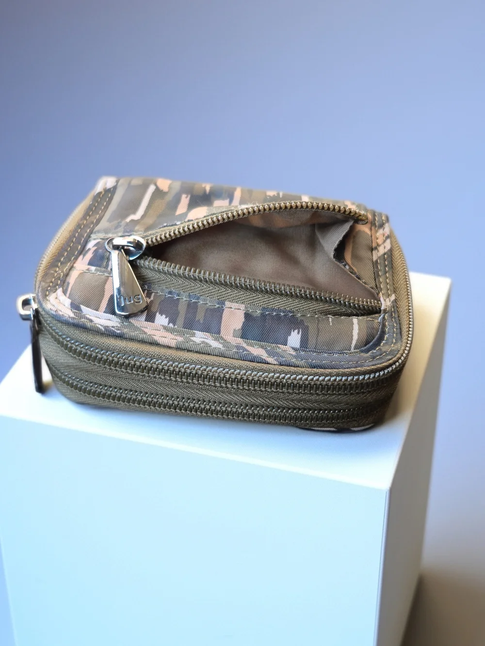 lug Splits Waller in Classic Olive Green Camo